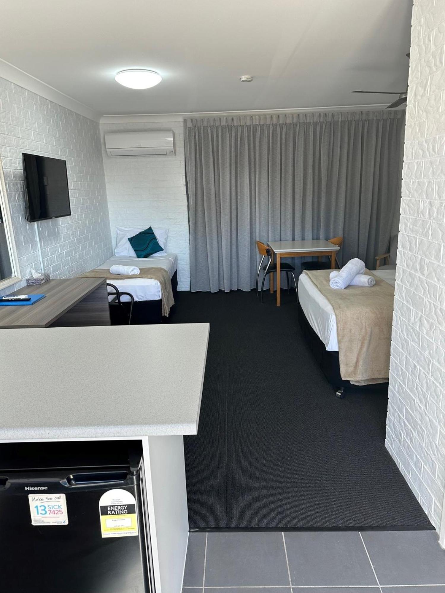 Bribie Waterways 3*
