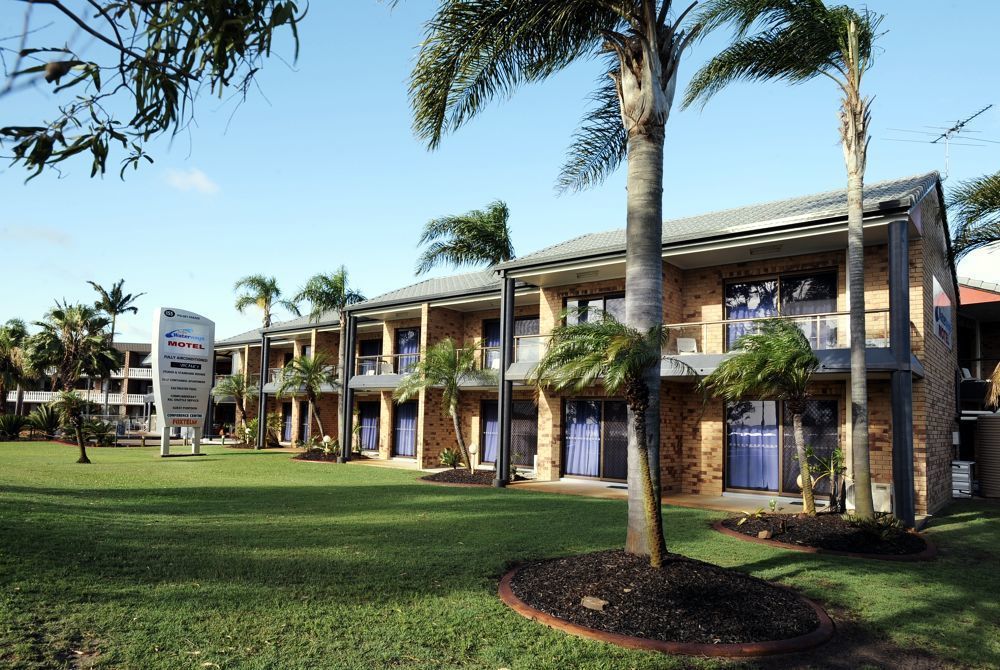Bribie Waterways 3*